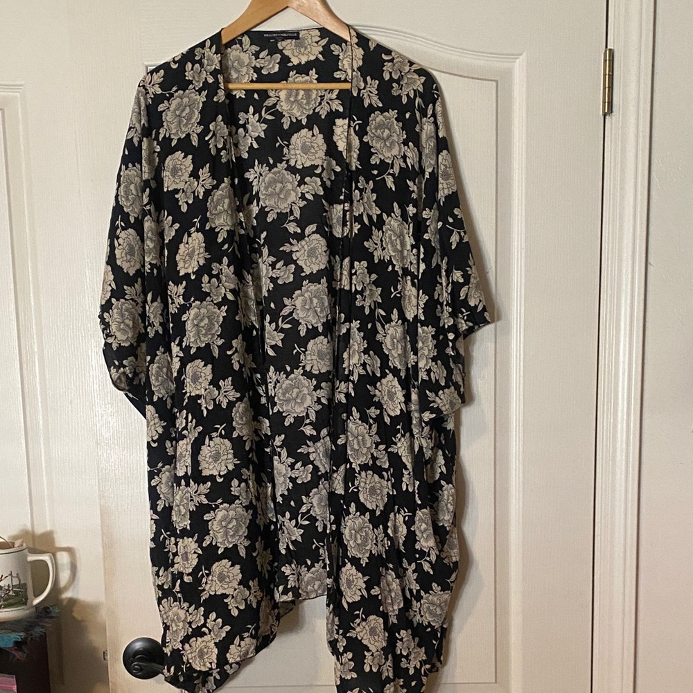 Brandy Melville Floral Kimono Blouse
